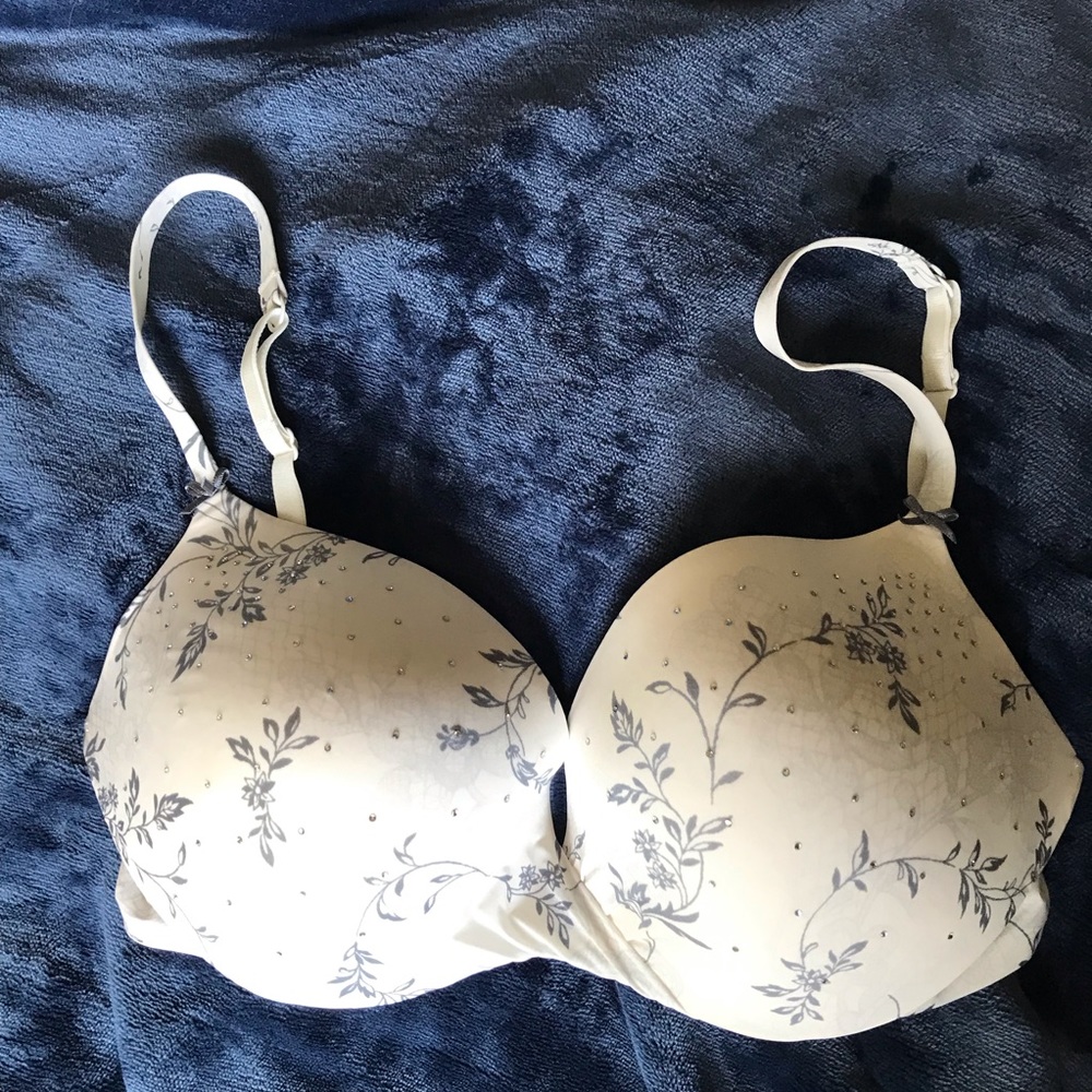 Victoria’s Secret Floral Pattern Plunge Bra